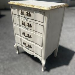 Vintage Mid Century Gilded 4 Drawer French Provincial Commode Bedroom Chest! Good condition!  20x14x27in 