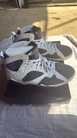 Air Jordan white varsity purple size 11