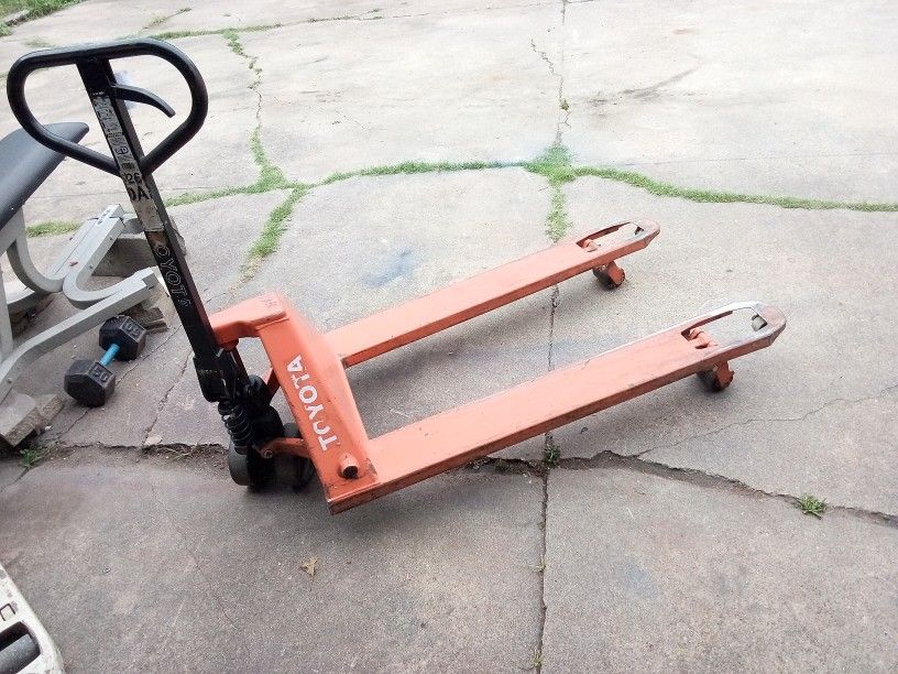 Toyota Pallet Jack $325(Best Of The Best) Nice Price