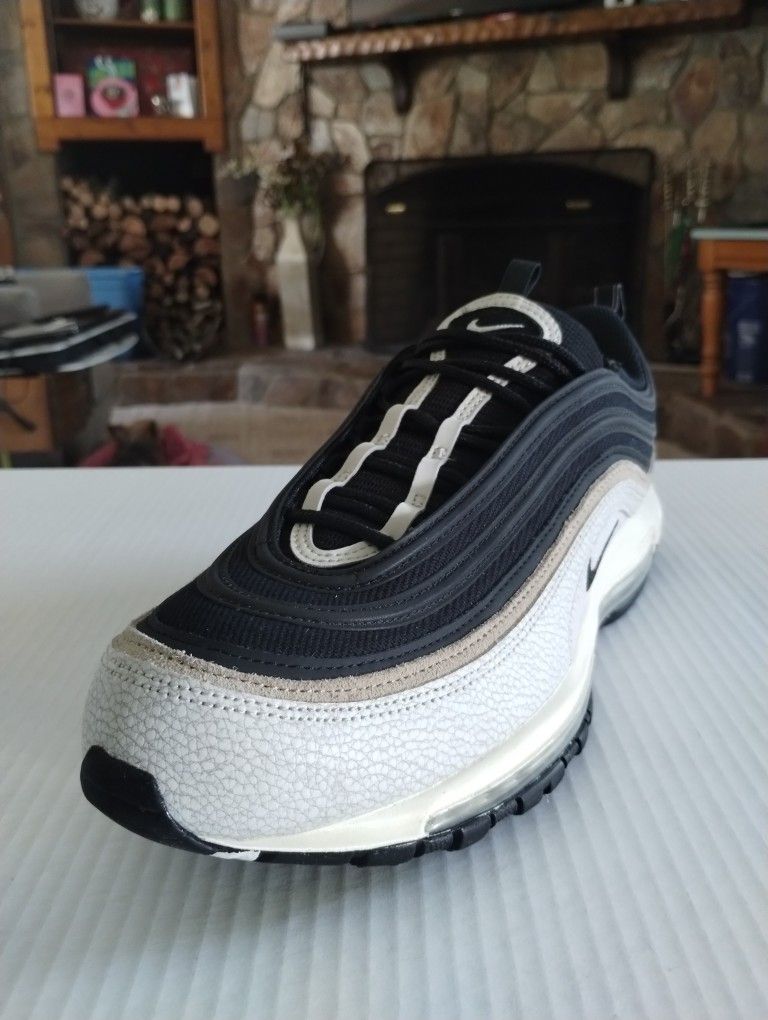 (Size-10.5) New, Men's, Nike Air Max 97 SE Light Bone Black DV7421-002
New without box, in-store and online prices from $200 to $380. I'm asking $120,