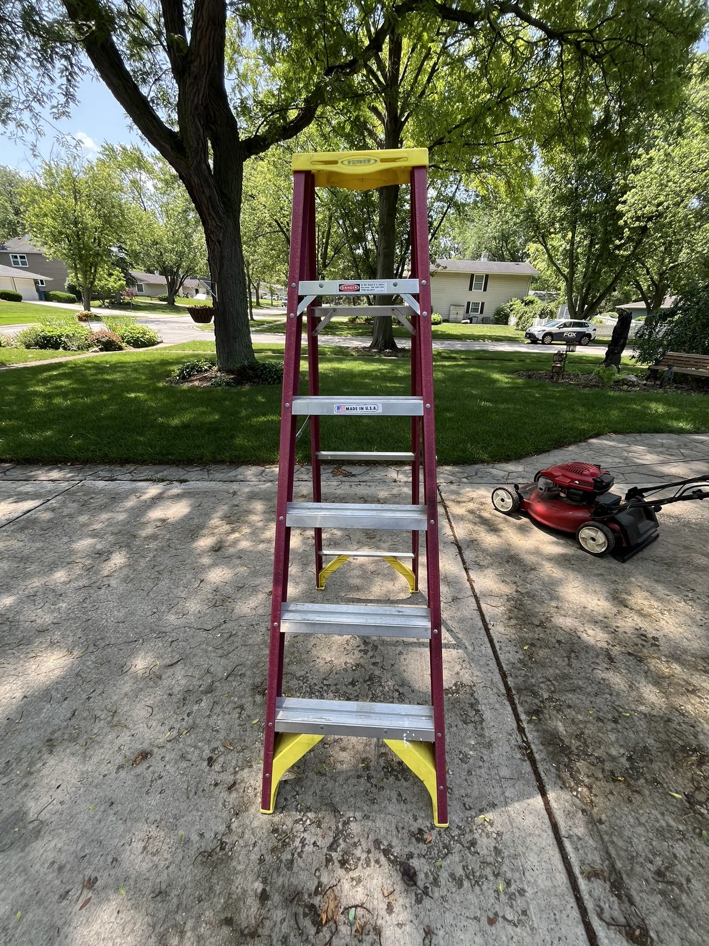 Werner 6 foot nonconductive fiberglass step ladder FS206 made in the USA