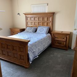 11 Piece Broyhill Queen Bedroom Set 