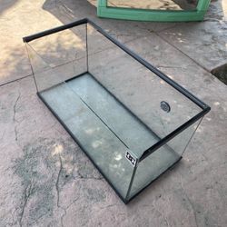 Reptile enclosure