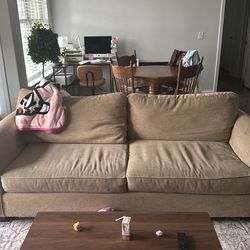 FREEEEEEEEE COUCH