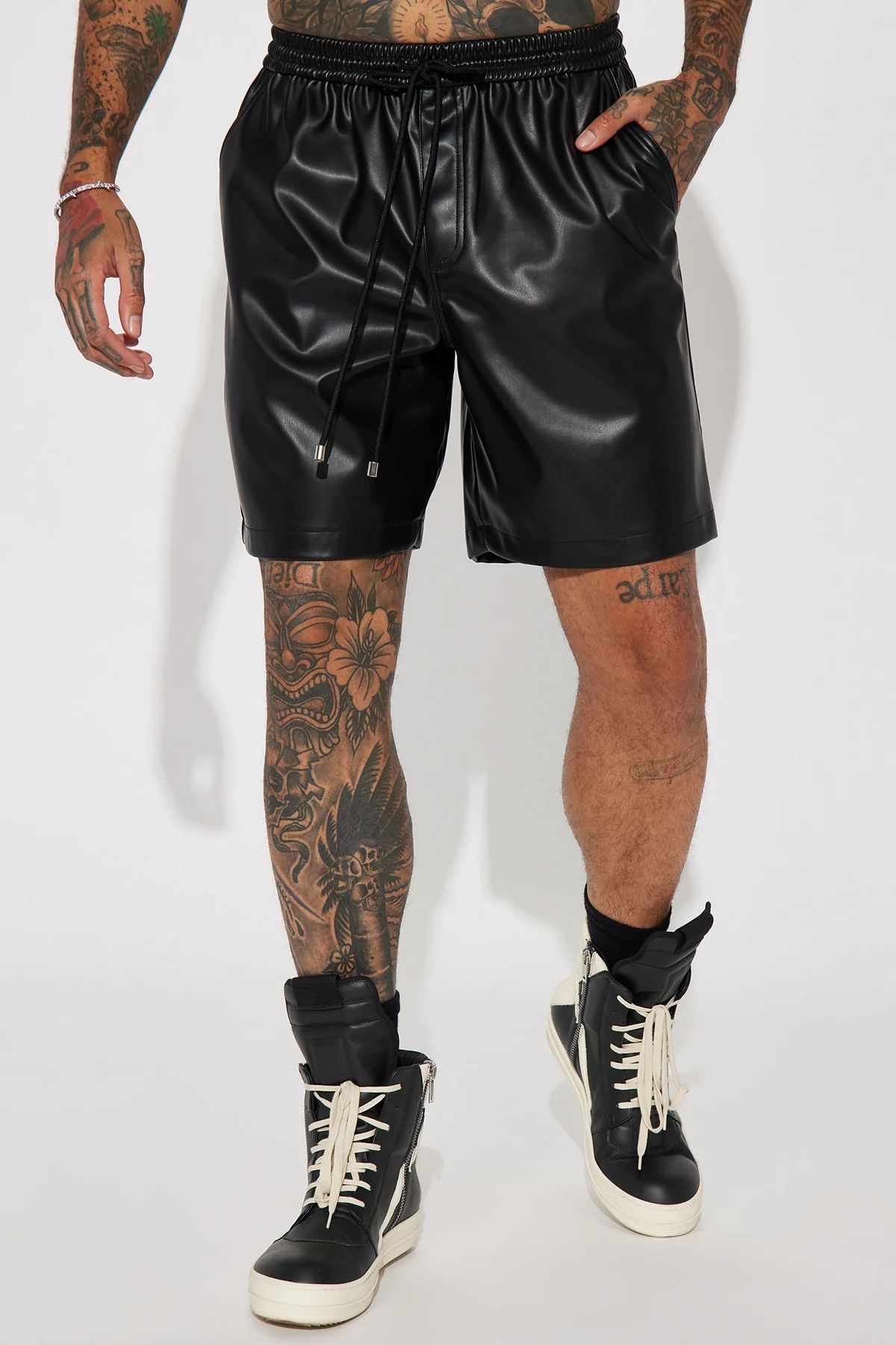 NovaMen Faux Leather Relax Black shorts size 3XL. 