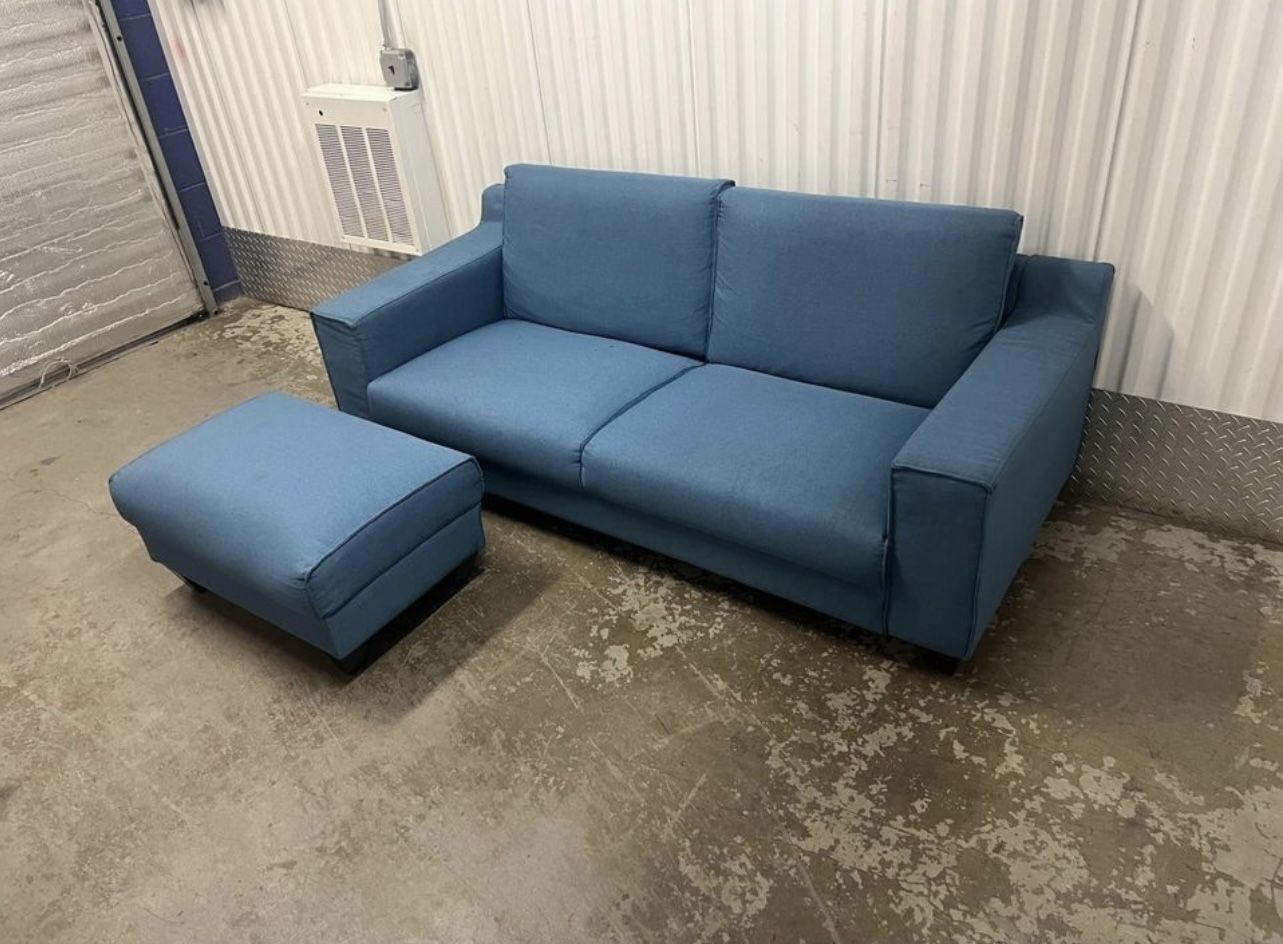 Azura Sky sofa with outtman