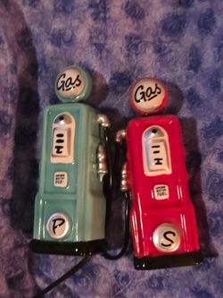 Gas pumps salt and pepper shakers