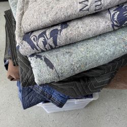 12 moving blanket’s used