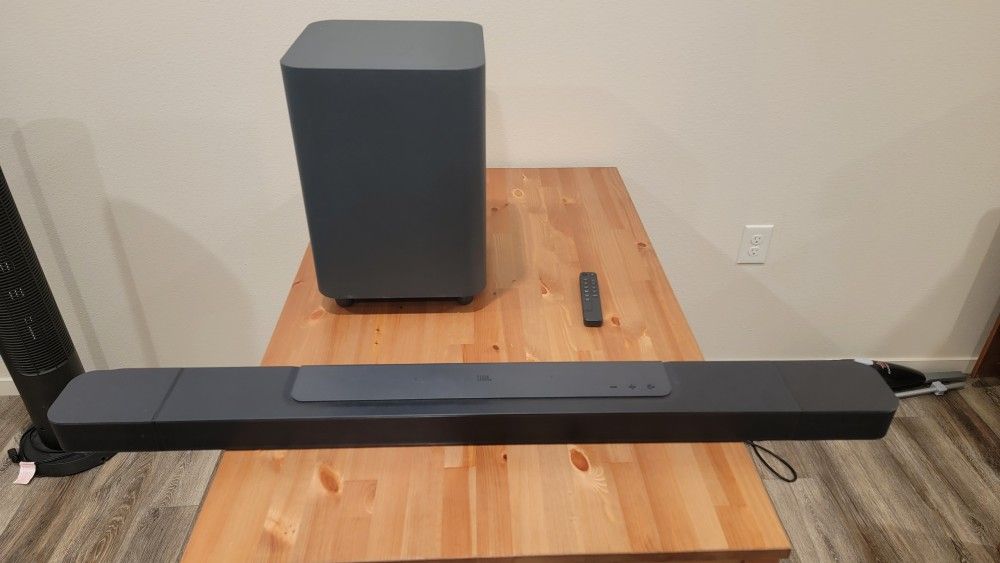 Soundbar JBL BAR 700