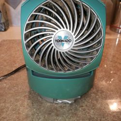 Vornado 2 Speed Rotational Personal Fan 

