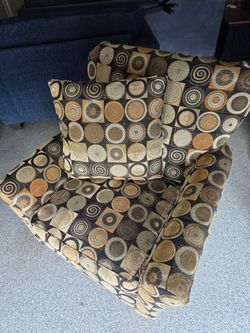 Excellent Condition Geometric Accent Chair & Accent Pillow