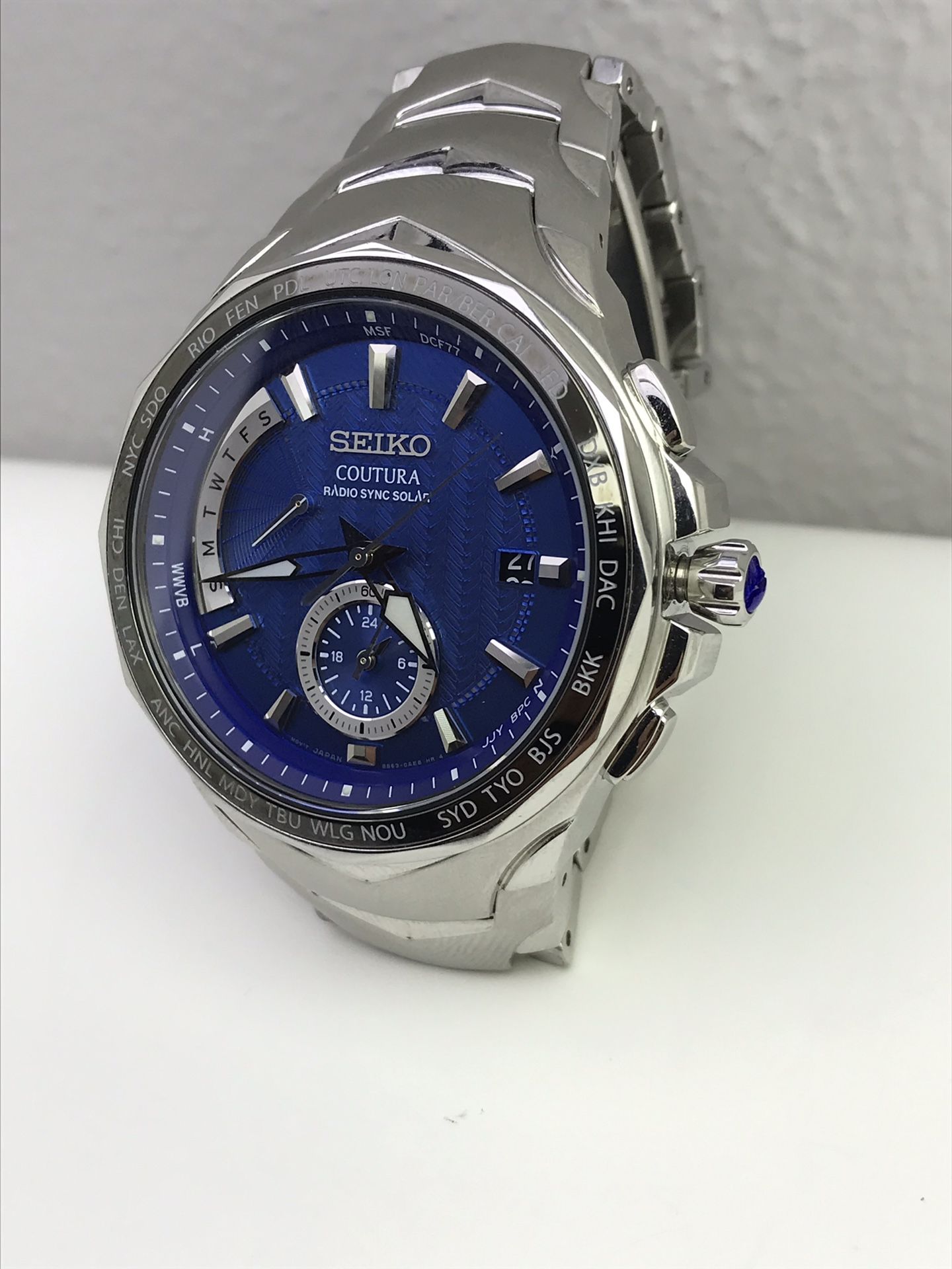 Seiko SSG019 Men's Coutura Radio Sync Solar World Time Stainless Watch 8B63  0AK0 for Sale in Lodi, CA - OfferUp