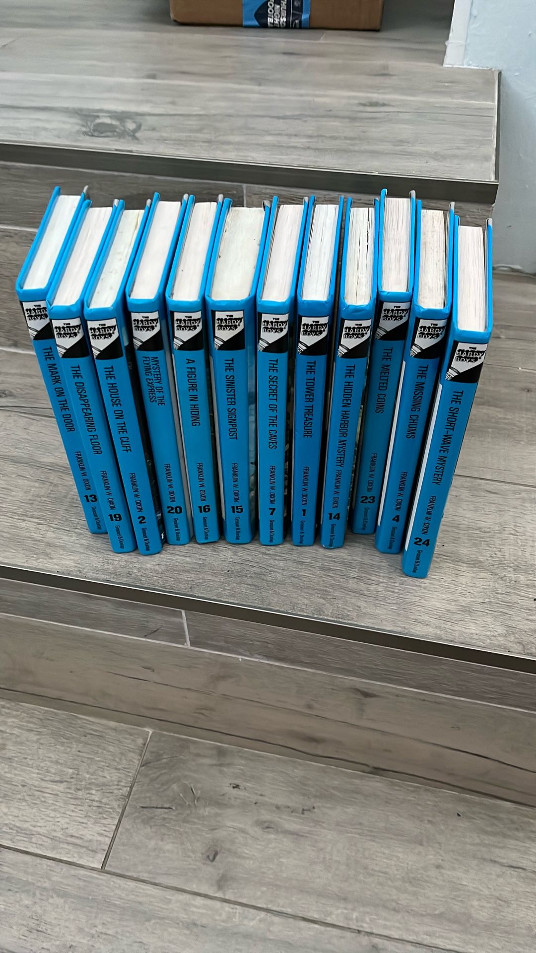 Hardy Boys Books - Vintage Set If 12 Hard Cover