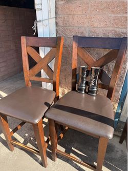 Free table with chairs and microwave