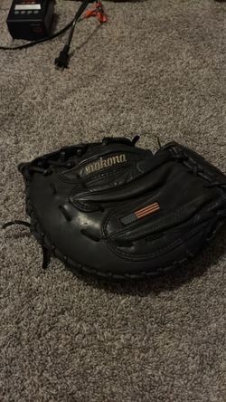 Nokona 2nd basemen glove