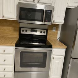 kitchen & microwave