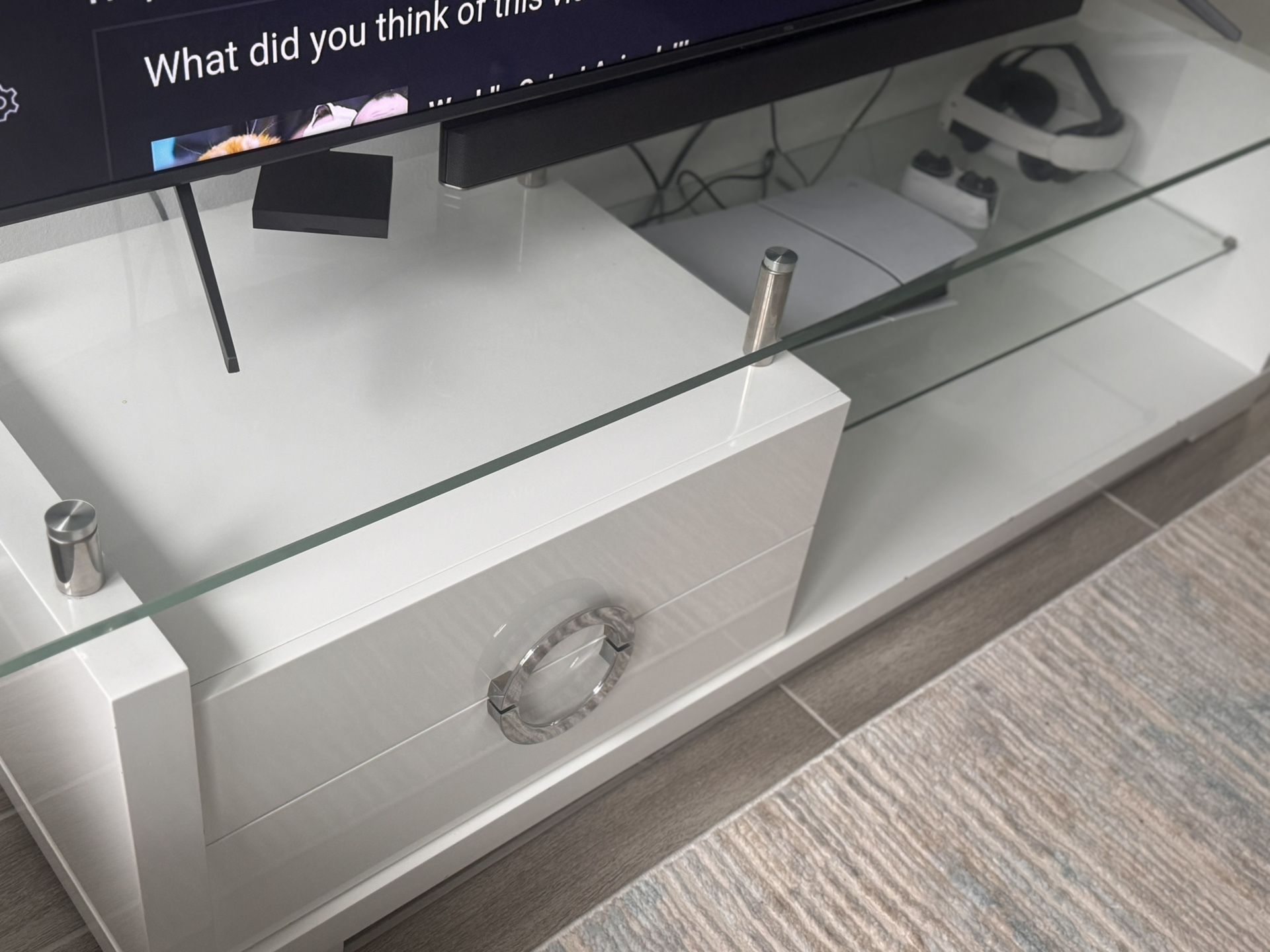 📺 TV Stand / Media Console — Fits up to 80” TV!