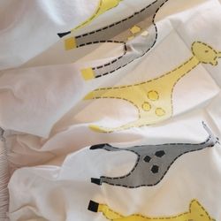 Circo Fitted Giraffe Crib Sheet.