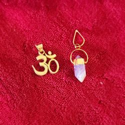 Om & Amatyst Obelisk Pendant 