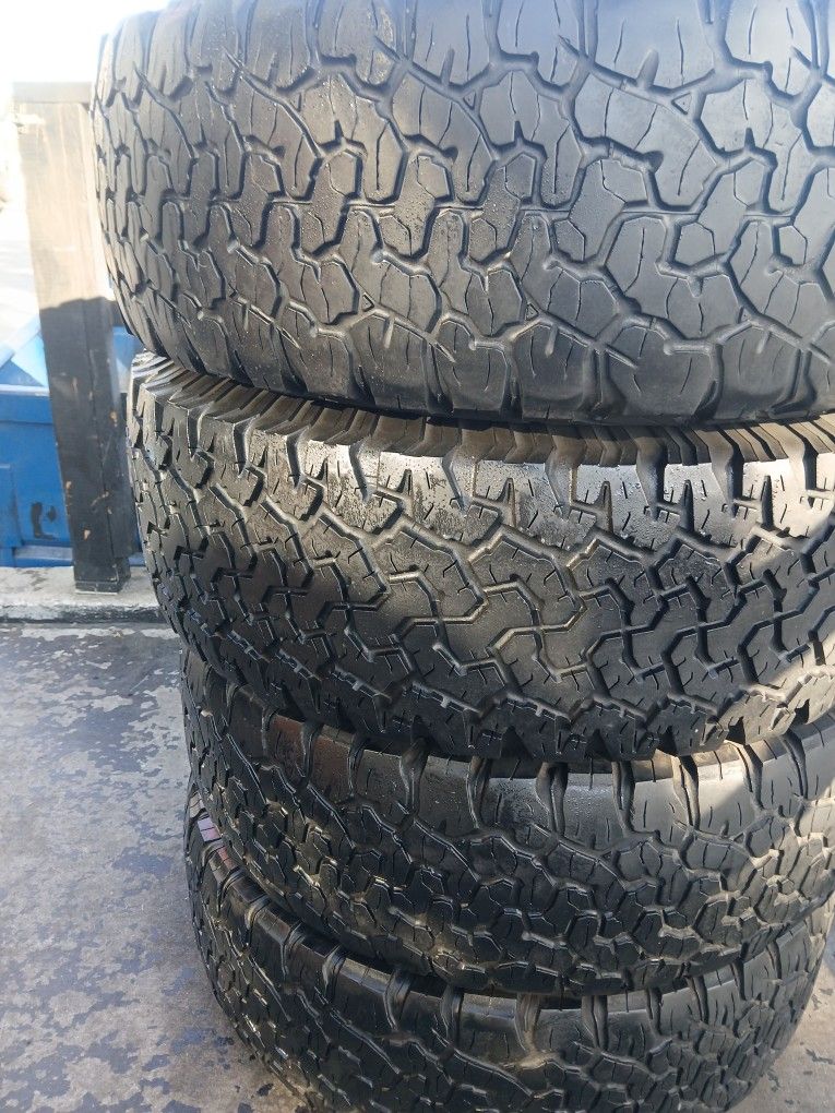 SET OFF 4 USED LT 265/70/17 BFGOODRICH ALL TERRAIN KO 2