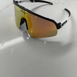 New Oakley Sutro Lite Sweep