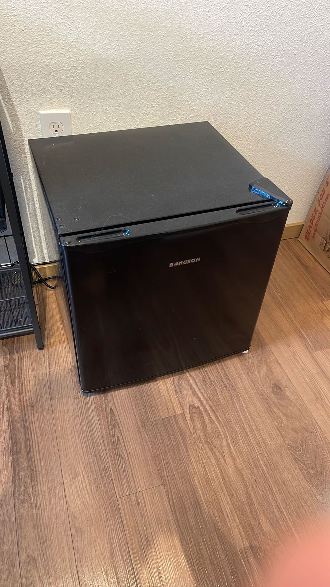 Bangson Mini Freezer – Excellent Condition!