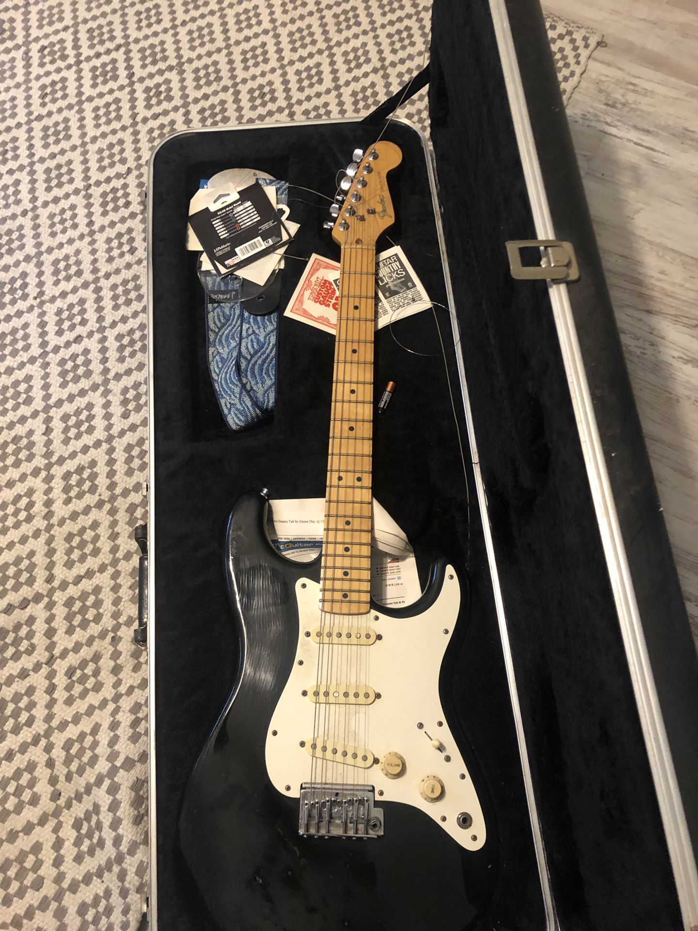 ‘82 Fender Stratocaster. Fender amp 90 watt DSP