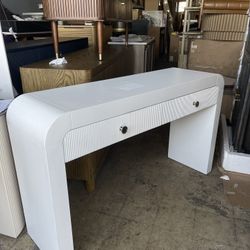Artisto Contemporary Console Table with Elegant Ash Veneer Finish - White 