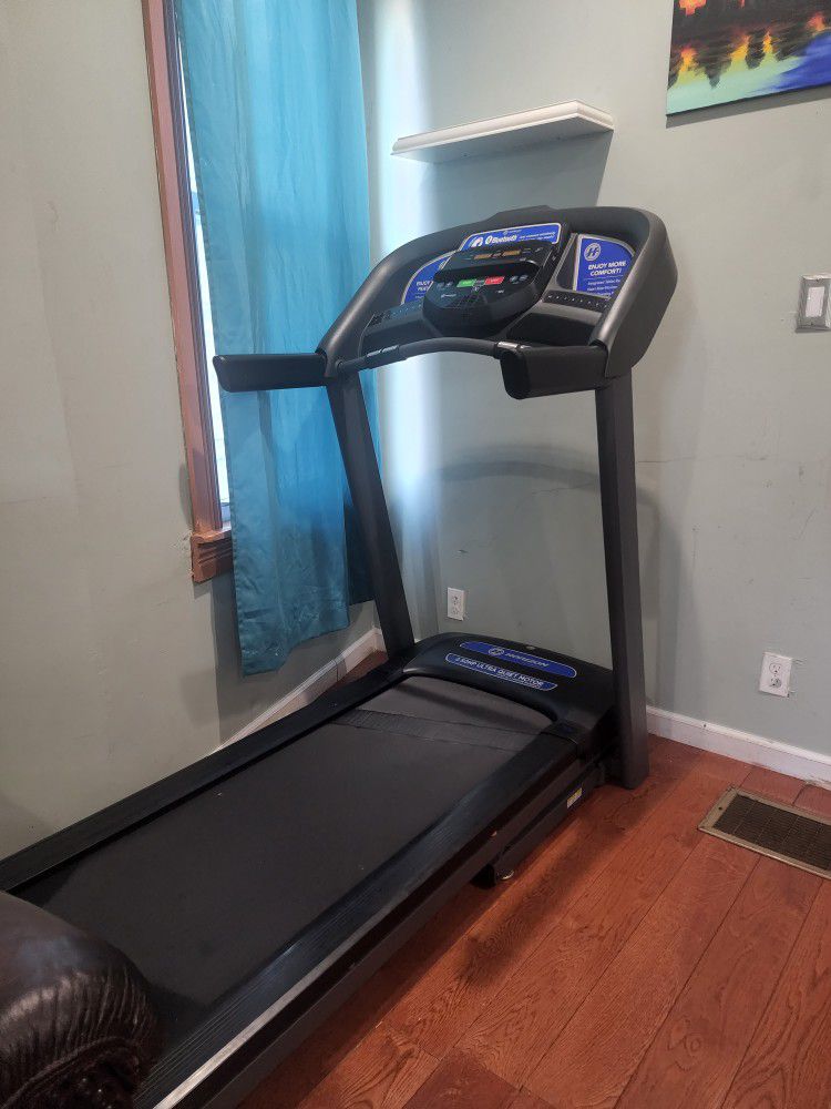 T101 Treadmill Almost New