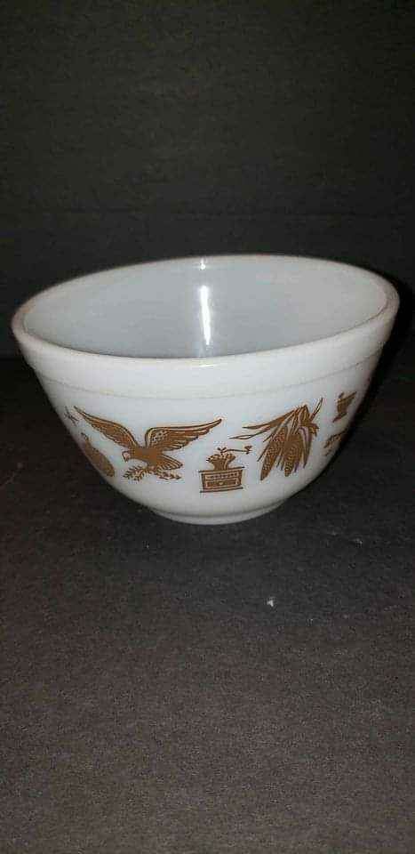 Vintage PYREX Nesting Mixing Bowl 1 1/2 Qt - EARLY AMERICANA PATTERN