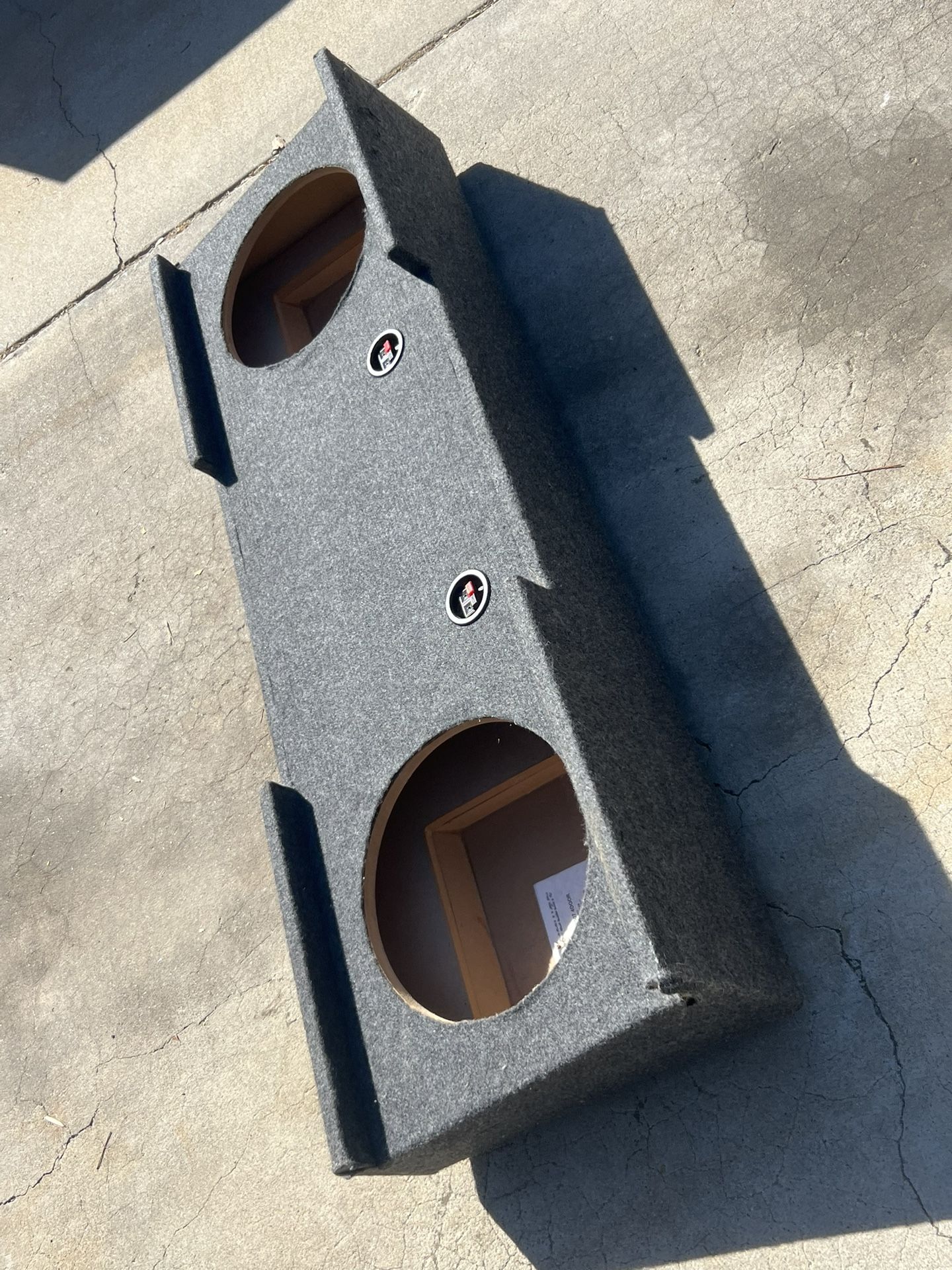 ($120 firm) 07-13 Chevy / GMC Crew Cab 2/12s Sub Box