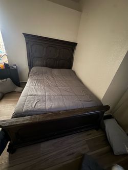 Dark Wood Traditional Queen Bed Frame with Tall Statement Headboard