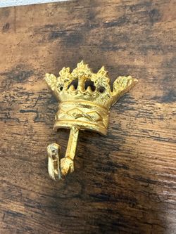 Crown 👑 hook