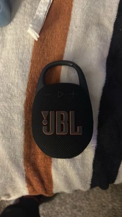 JBL Clip Portable Bluetooth Speaker clip 5