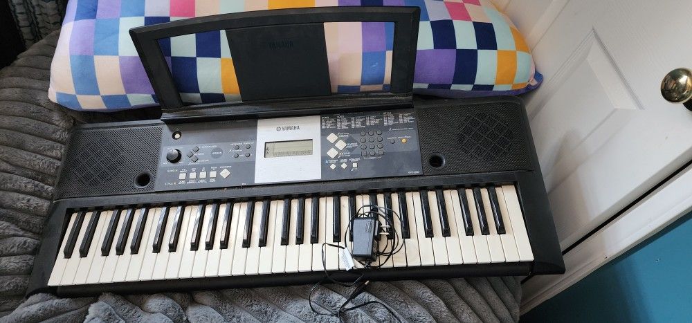 Yamama YPT-230 Keyboard