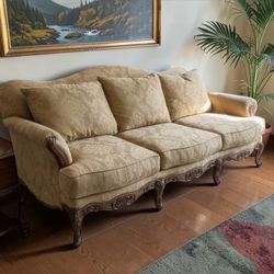 Elegant Vintage Drexel Sofa – Solid Carved Wood – Free Delivery