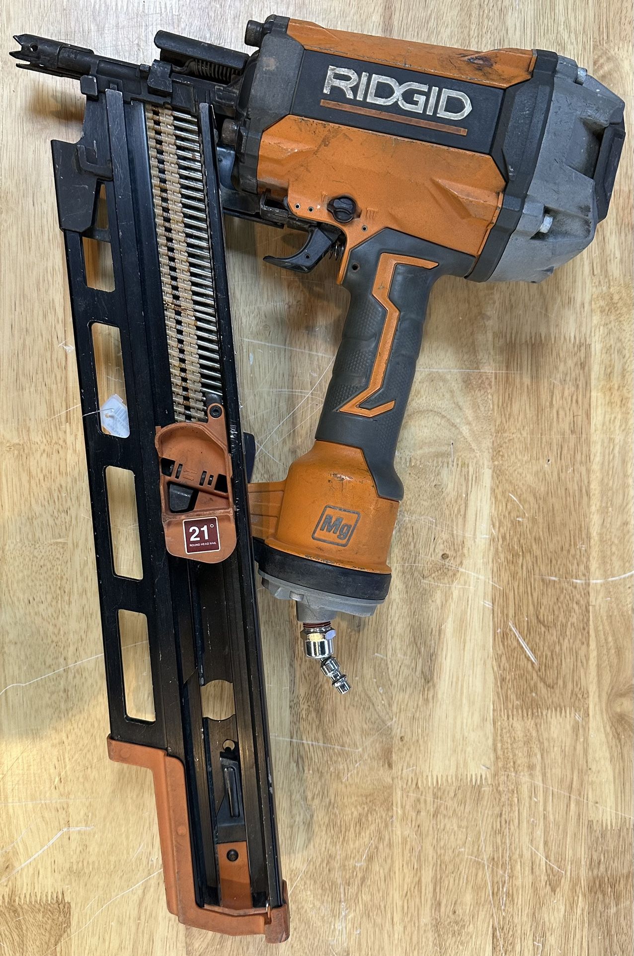 RIDGID R350RHF Pneumatic 21-Degree 3-1/2" Round Head Framing Nailer