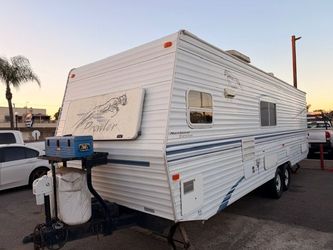 2000 Fleetwood Prowler Travel Trailer 28ft