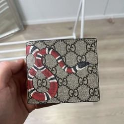 Gucci Snake Wallet Authentic 
