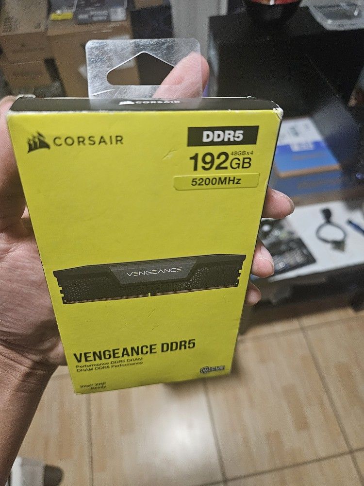 Corsair Vengeance 192GB (16gb × 4) 5200 MT/s 