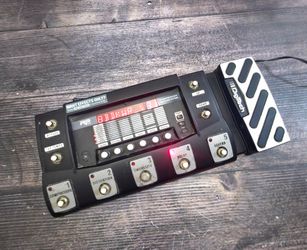 Digitech rp500 Electric Guitar multiple pedal effects  !! $130 or best offer !!