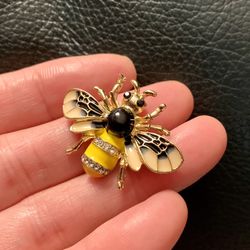 Gold Tone Bumblebee Brooch Pin 