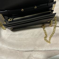 Woman’s Wallet