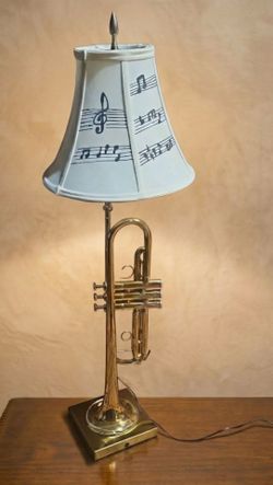 Trumpet lamp