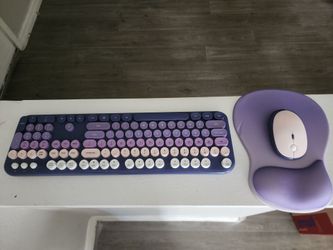 Wireless Keyboard and Mouse Set with Wrist Rest