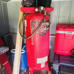 Husky Air Compressor 60 Lbs