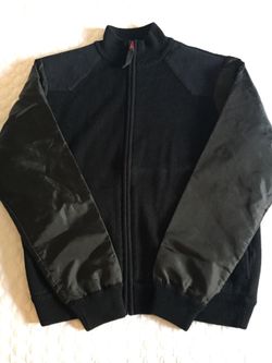 Great Warm Men’s Ripcurl Sweater Jacket. No flaws