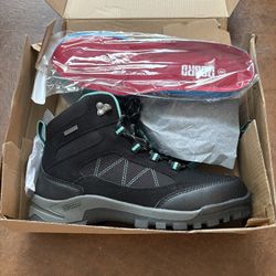 Brand new Women’s Hiking Boots Size 8