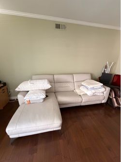 COUCH - ELECTRIC LAZYBOY