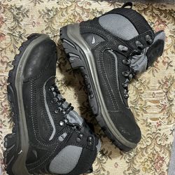 Redwing Women’s Waterproof Safety Toe Boot